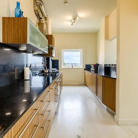 T2 With Unique Location Beachfront Apartment Lagos